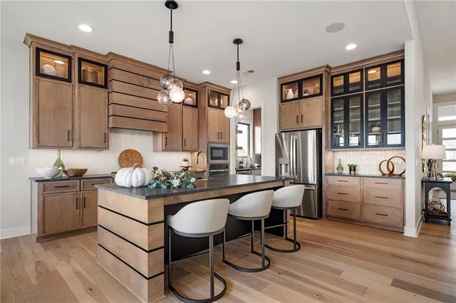 $989,890 | 11227 South Sunray Drive, Olathe, KS 66061