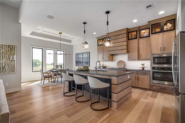 $989,890 | 11227 South Sunray Drive, Olathe, KS 66061