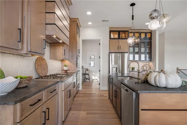 $989,890 | 11227 South Sunray Drive, Olathe, KS 66061