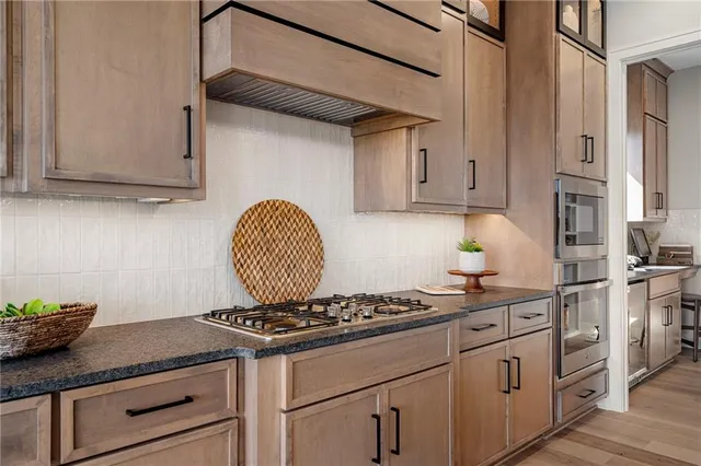 $989,890 | 11227 South Sunray Drive, Olathe, KS 66061