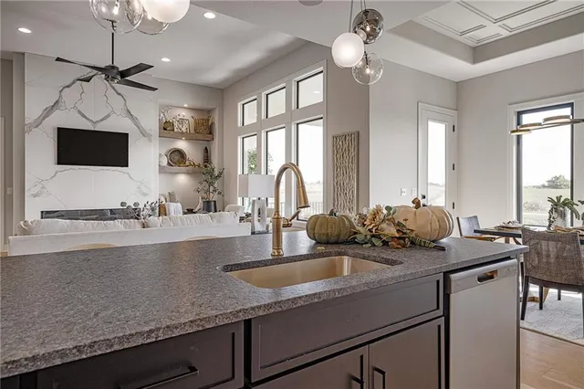 $989,890 | 11227 South Sunray Drive, Olathe, KS 66061