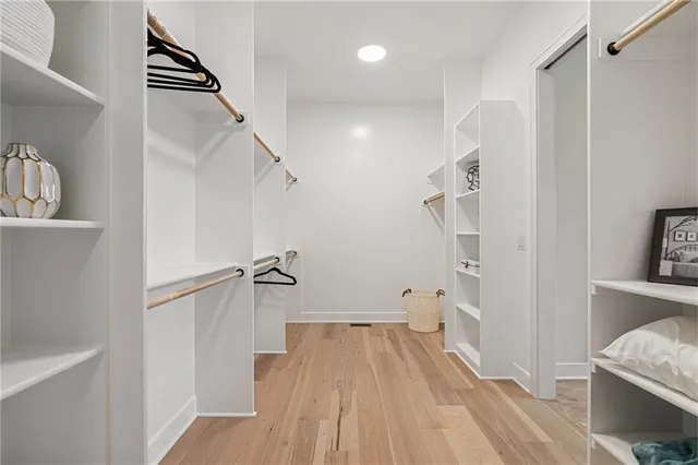 $989,890 | 11227 South Sunray Drive, Olathe, KS 66061