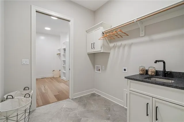 $989,890 | 11227 South Sunray Drive, Olathe, KS 66061