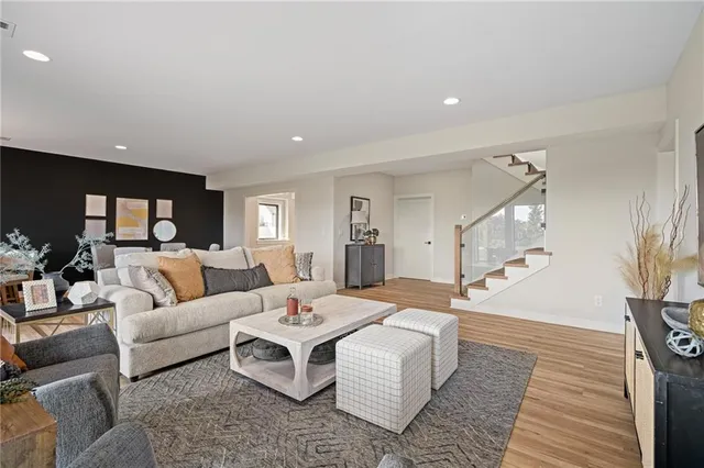 $989,890 | 11227 South Sunray Drive, Olathe, KS 66061