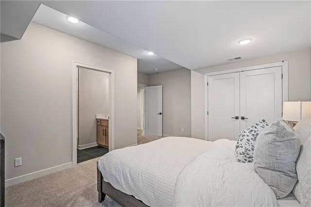 $989,890 | 11227 South Sunray Drive, Olathe, KS 66061