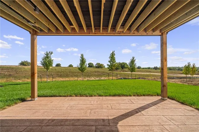 $989,890 | 11227 South Sunray Drive, Olathe, KS 66061