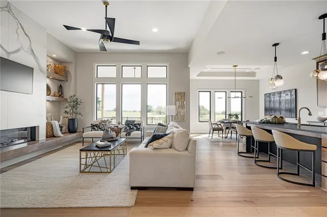 $989,890 | 11227 South Sunray Drive, Olathe, KS 66061