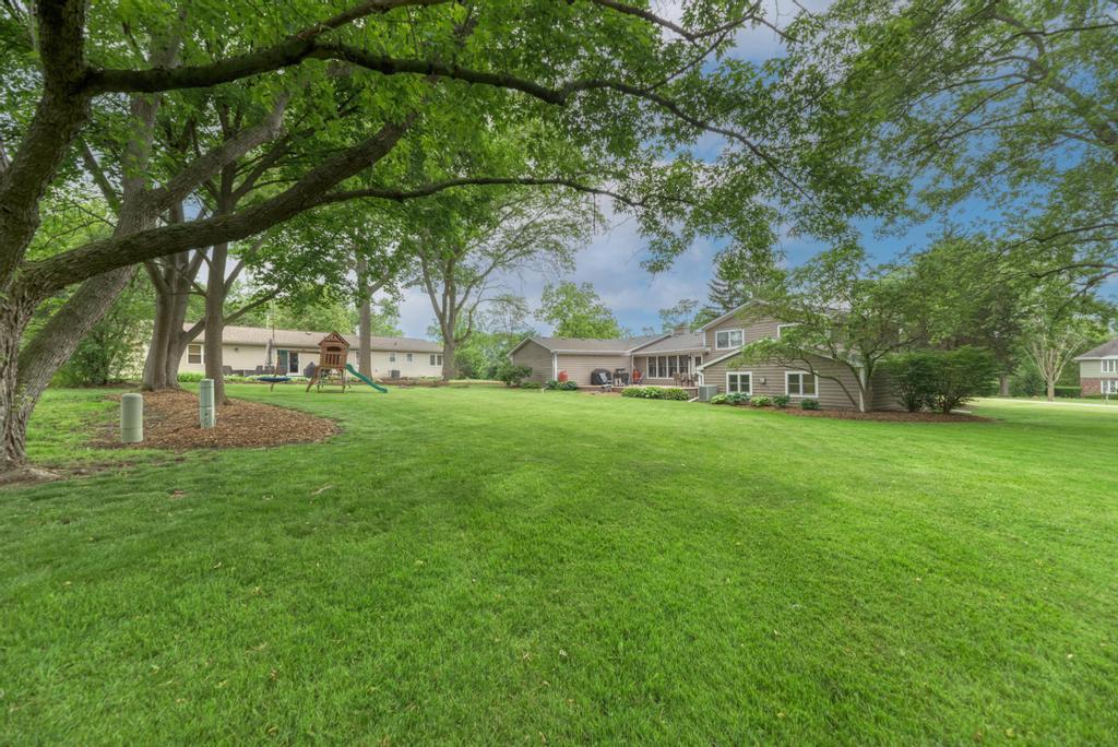 325 Canterbury Lane Inverness, IL 60010 - Photo 44 of 54