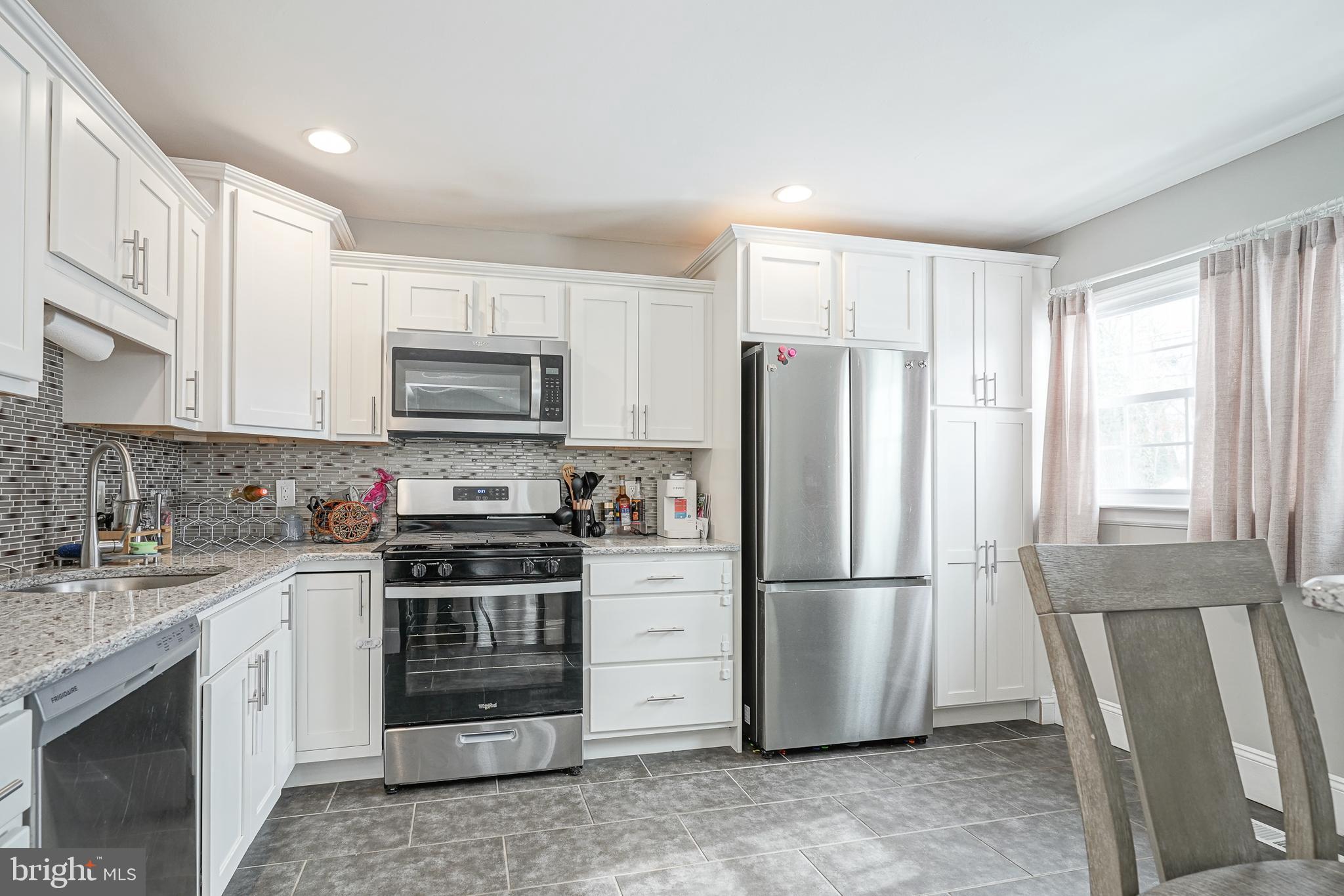 405 Evesham Avenue East Magnolia, NJ 08049 - Photo 6 of 29