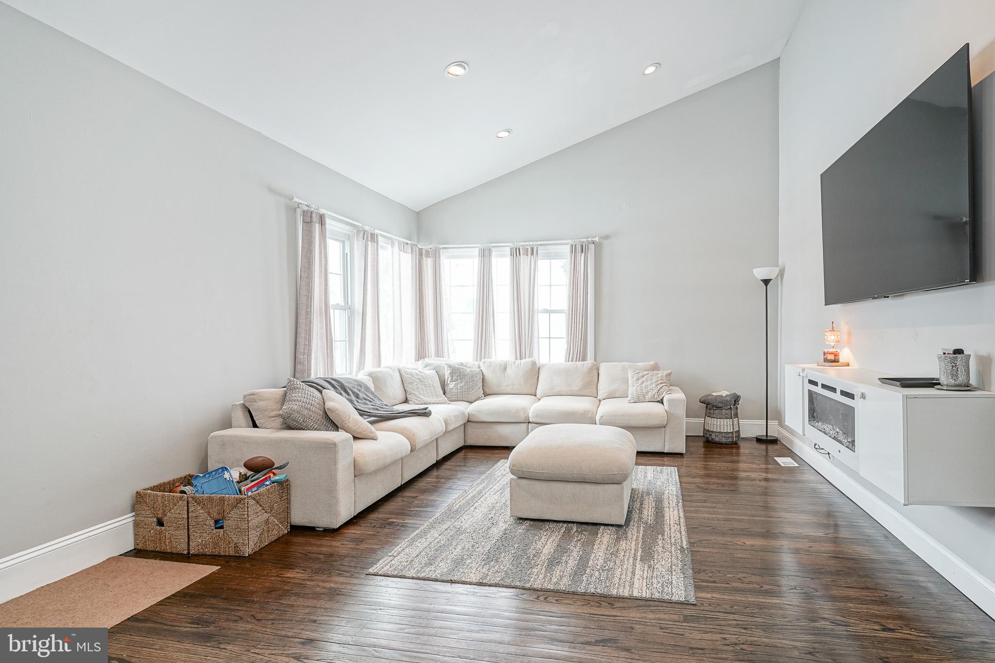 405 Evesham Avenue East Magnolia, NJ 08049 - Photo 8 of 29