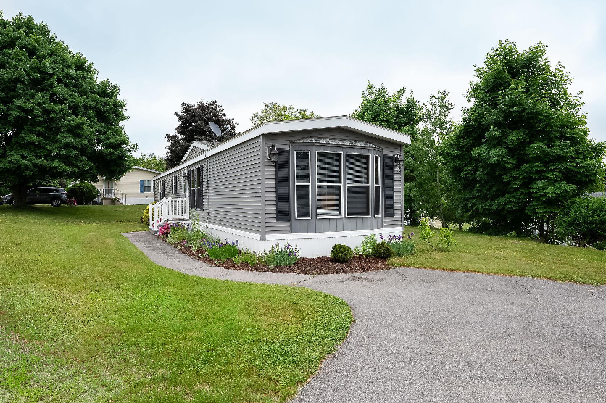 7 Cherokee Way Rochester, NH 03867 - Photo 2 of 36