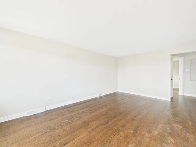 $294,000 | 7216 West 63rd Place, Summit, IL 60501