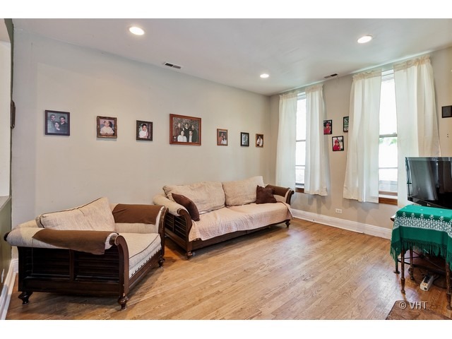 815 South Bell Avenue Chicago, IL 60612 - Photo 6 of 18