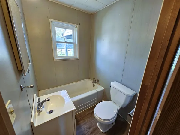 $68,500 | 415 East Johnson Street, Fairfield, IL 62837