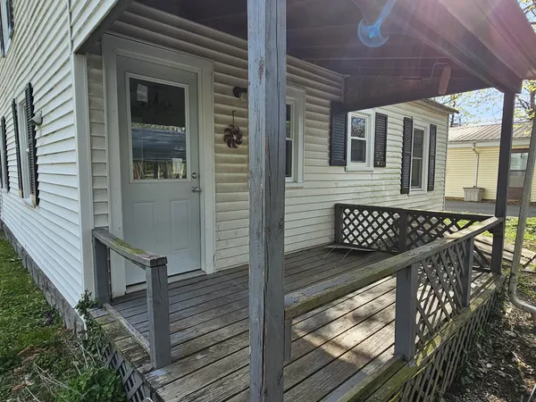 $68,500 | 415 East Johnson Street, Fairfield, IL 62837