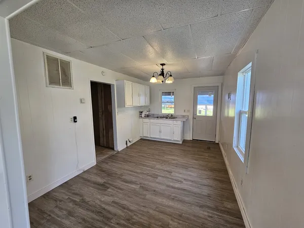 $68,500 | 415 East Johnson Street, Fairfield, IL 62837