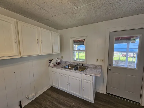 $68,500 | 415 East Johnson Street, Fairfield, IL 62837