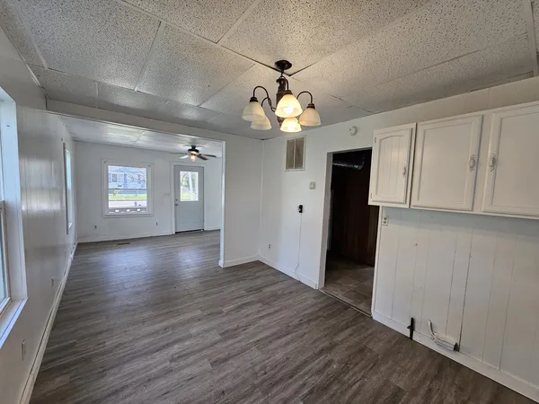 $68,500 | 415 East Johnson Street, Fairfield, IL 62837