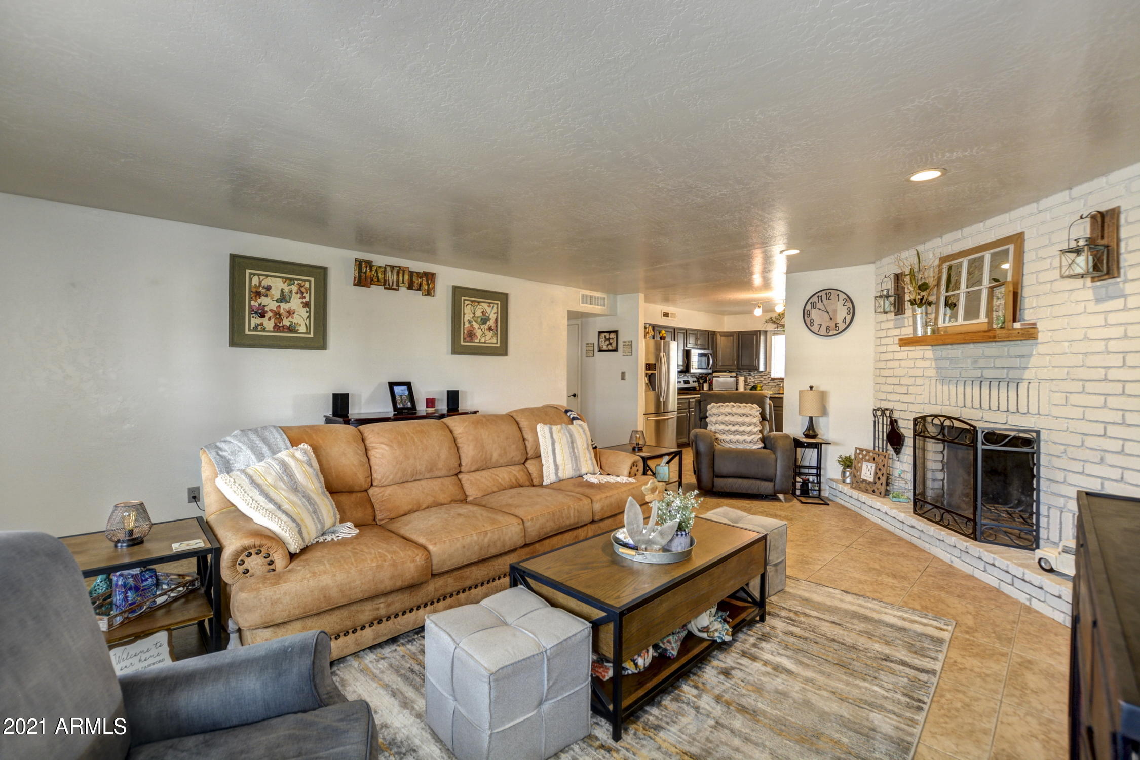 4975 North Meixner Road Prescott Valley, AZ 86314 - Photo 5 of 25 Living Room - 4975 Meixner
