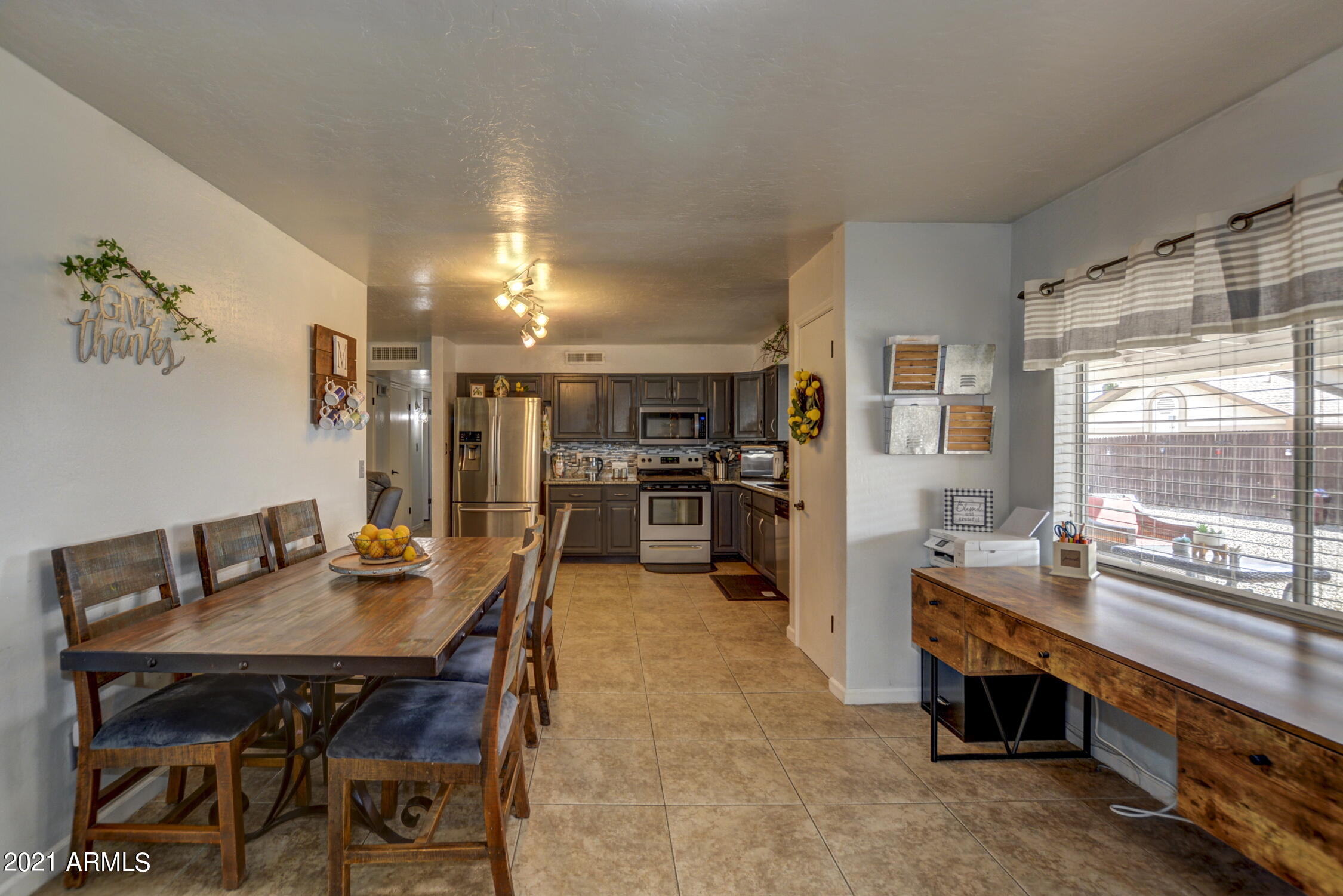 4975 North Meixner Road Prescott Valley, AZ 86314 - Photo 10 of 25 Dining - 4975 Meixner
