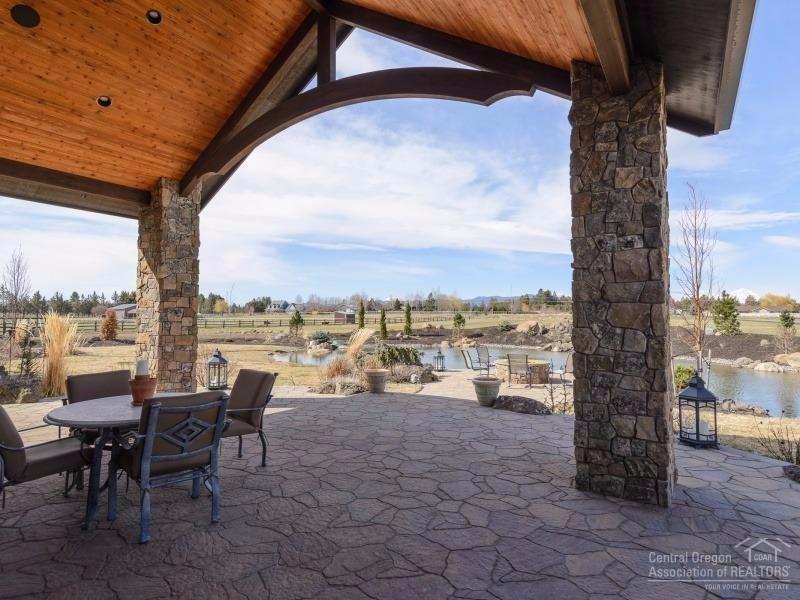 64470 Research Road Bend, OR 97703 - Photo 13 of 25 Great outdoor entertaining space with co