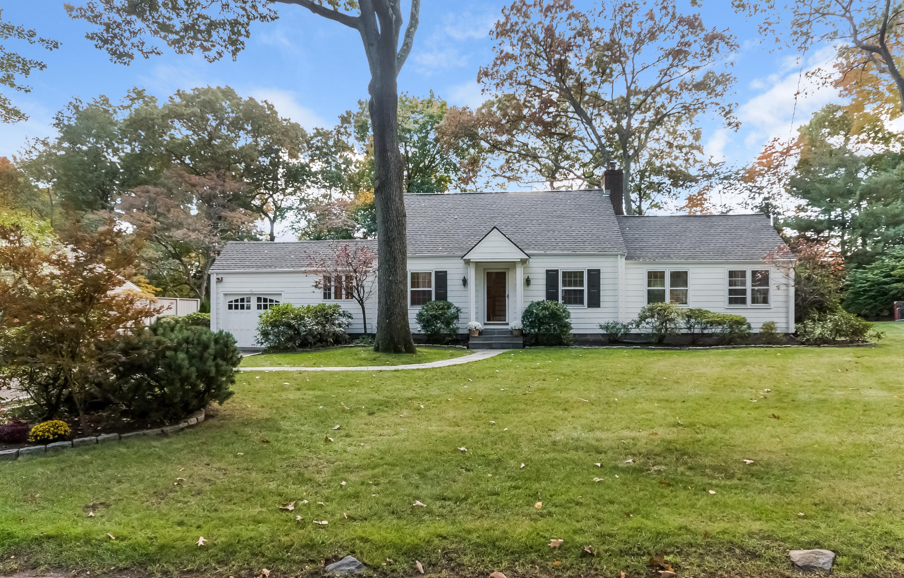19 Old Stone Road Darien, CT 06820 - Photo 1 of 31 Front