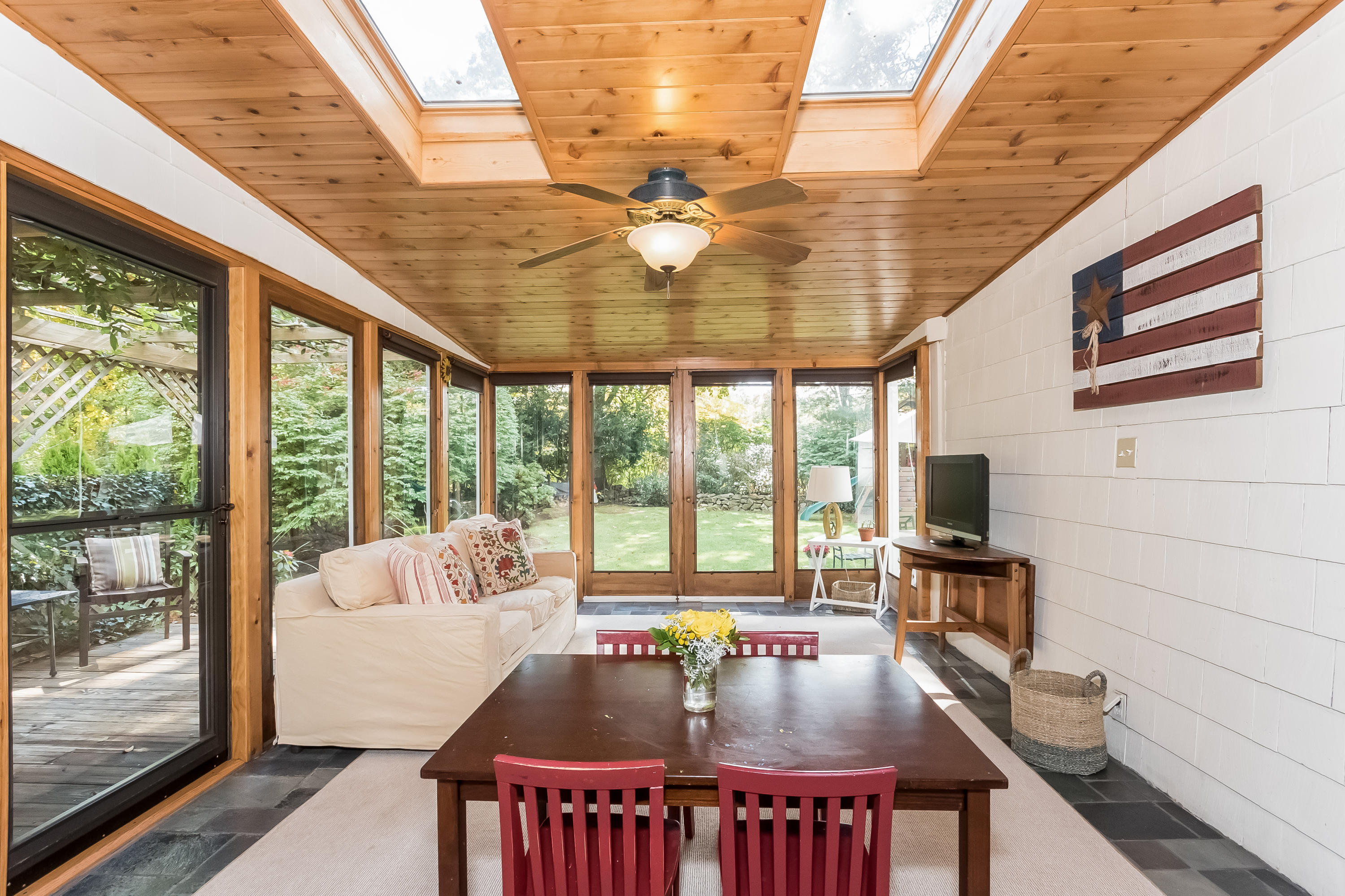 19 Old Stone Road Darien, CT 06820 - Photo 14 of 31 021-Sunroom-3373398-large