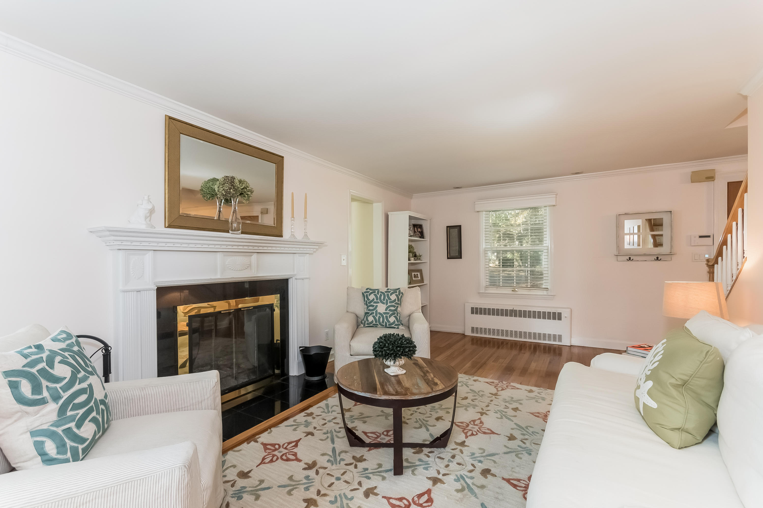 19 Old Stone Road Darien, CT 06820 - Photo 4 of 31 008-Living_Room-3373395-large