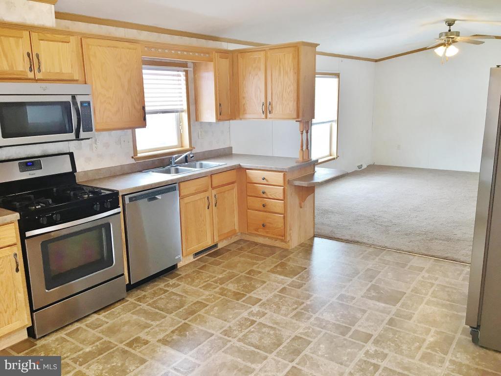 58 Ridgewood Manor Manheim, PA 17545 - Photo 2 of 14