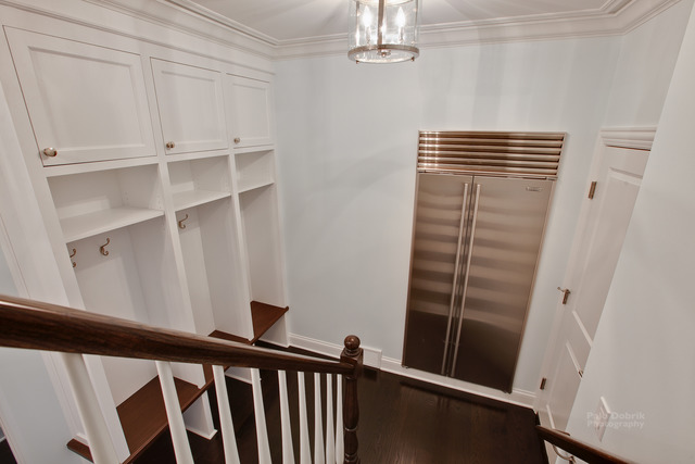 830 Lake Road Lake Forest, IL 60045 - Photo 8 of 10 a view of walk in closet