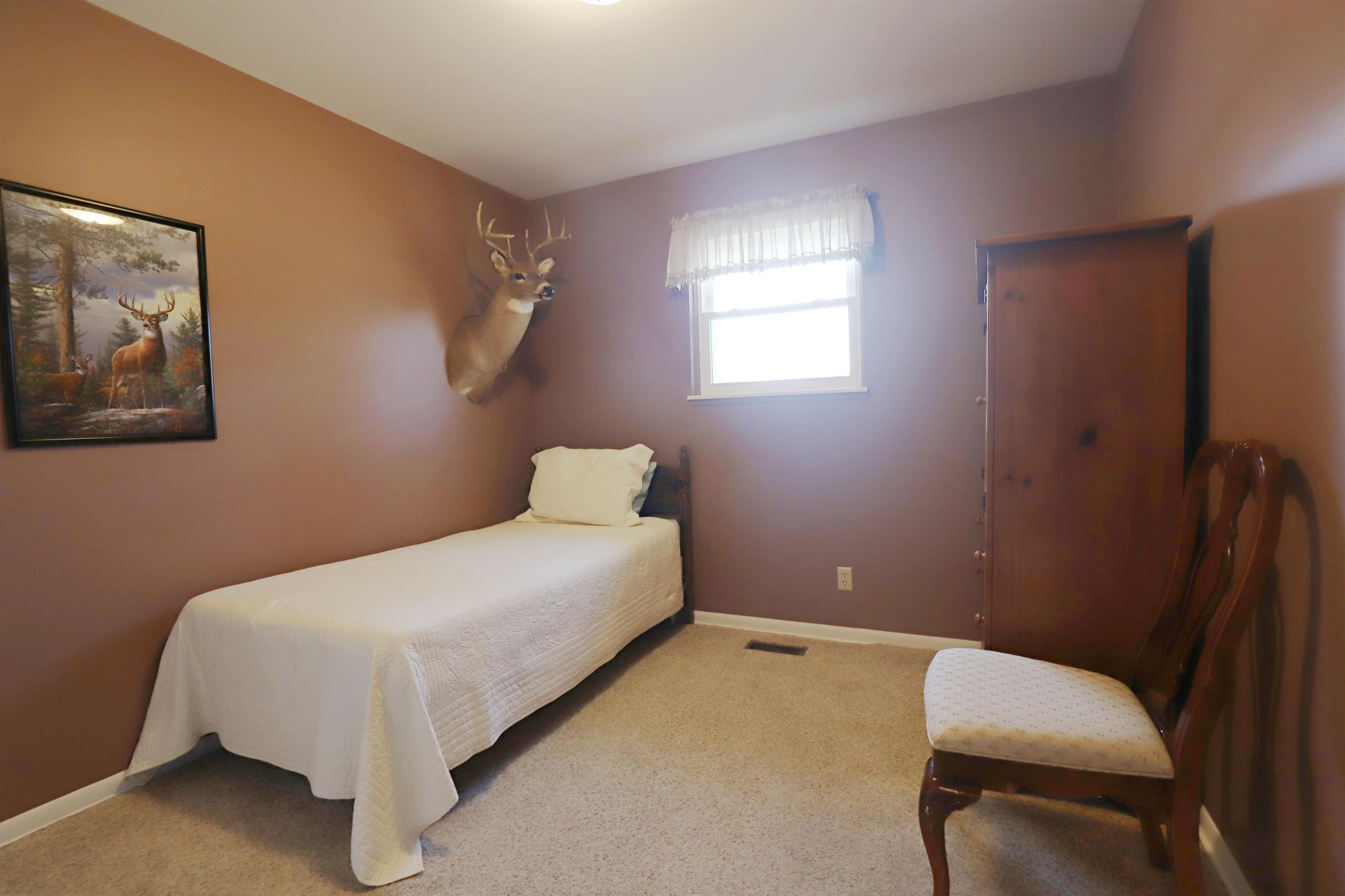 6280 East River Road Flushing, MI 48433 - Photo 16 of 42 50168497-1a1983a7-9947-4521-b36e-43dcbbb0735b.JPG