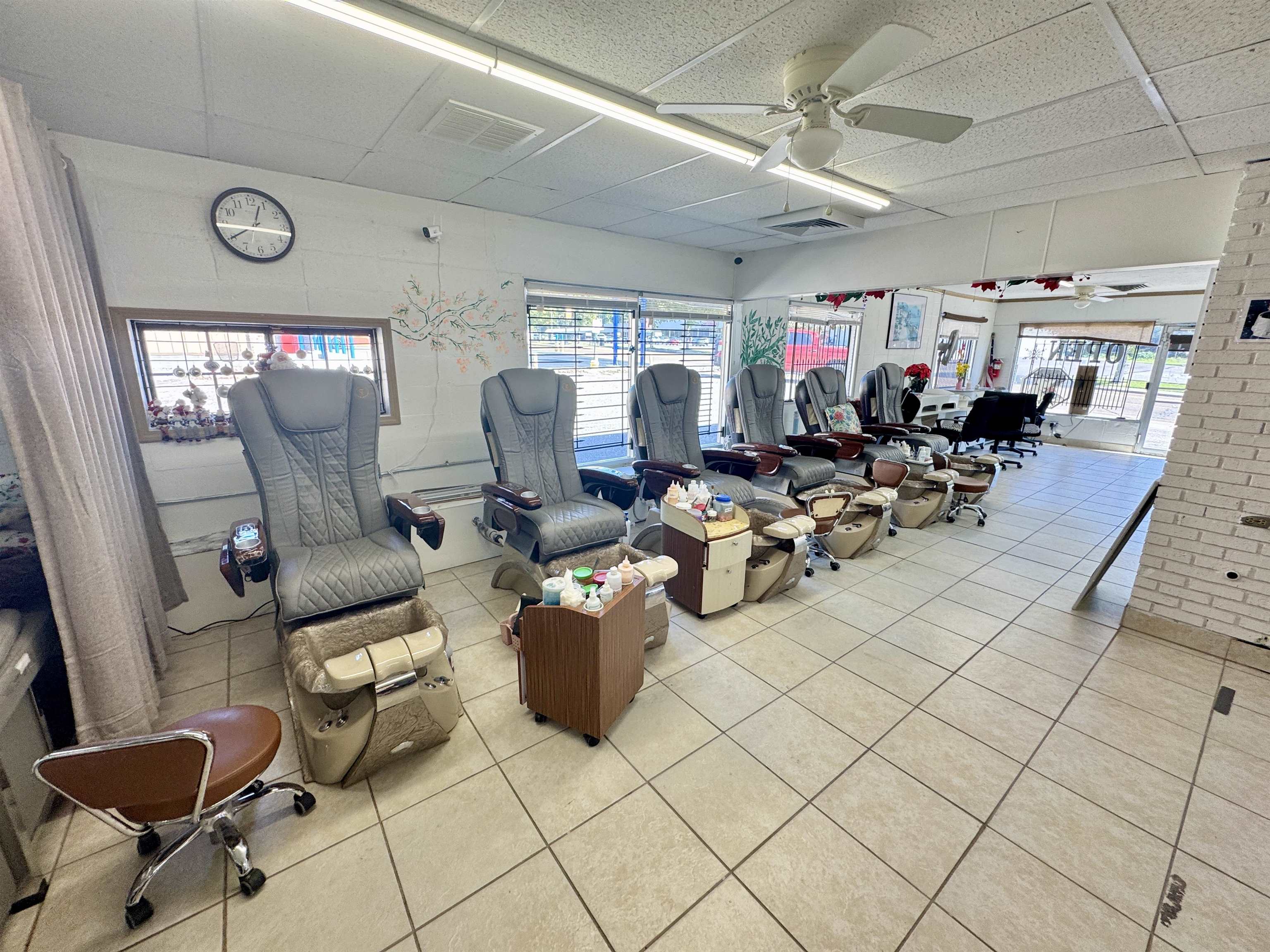289 Washington Street Ripley, TN 38063 - Photo 6 of 10 a view of a room with gym equipment