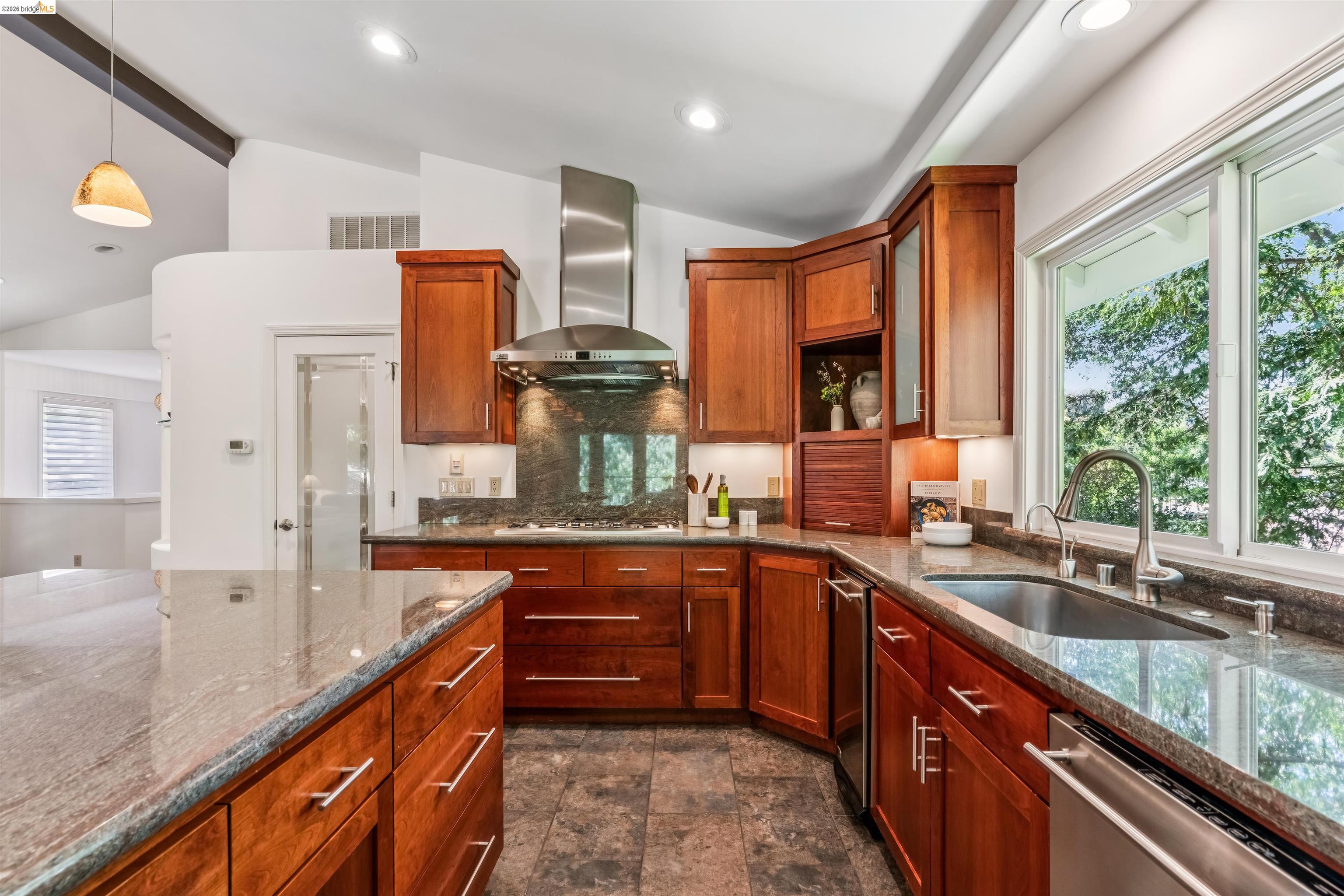 1035 North Thompson Road Lafayette, CA 94549 - Photo 12 of 59