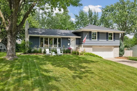 $569,000 | 4412 West 70th Street, Edina, MN 55435