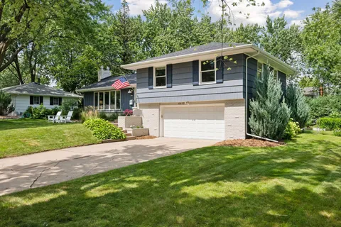 $569,000 | 4412 West 70th Street, Edina, MN 55435