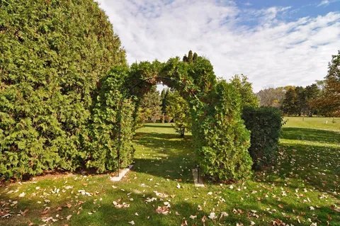 $569,000 | 4412 West 70th Street, Edina, MN 55435