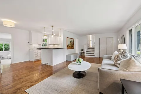 $569,000 | 4412 West 70th Street, Edina, MN 55435