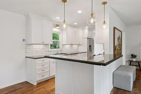 $569,000 | 4412 West 70th Street, Edina, MN 55435