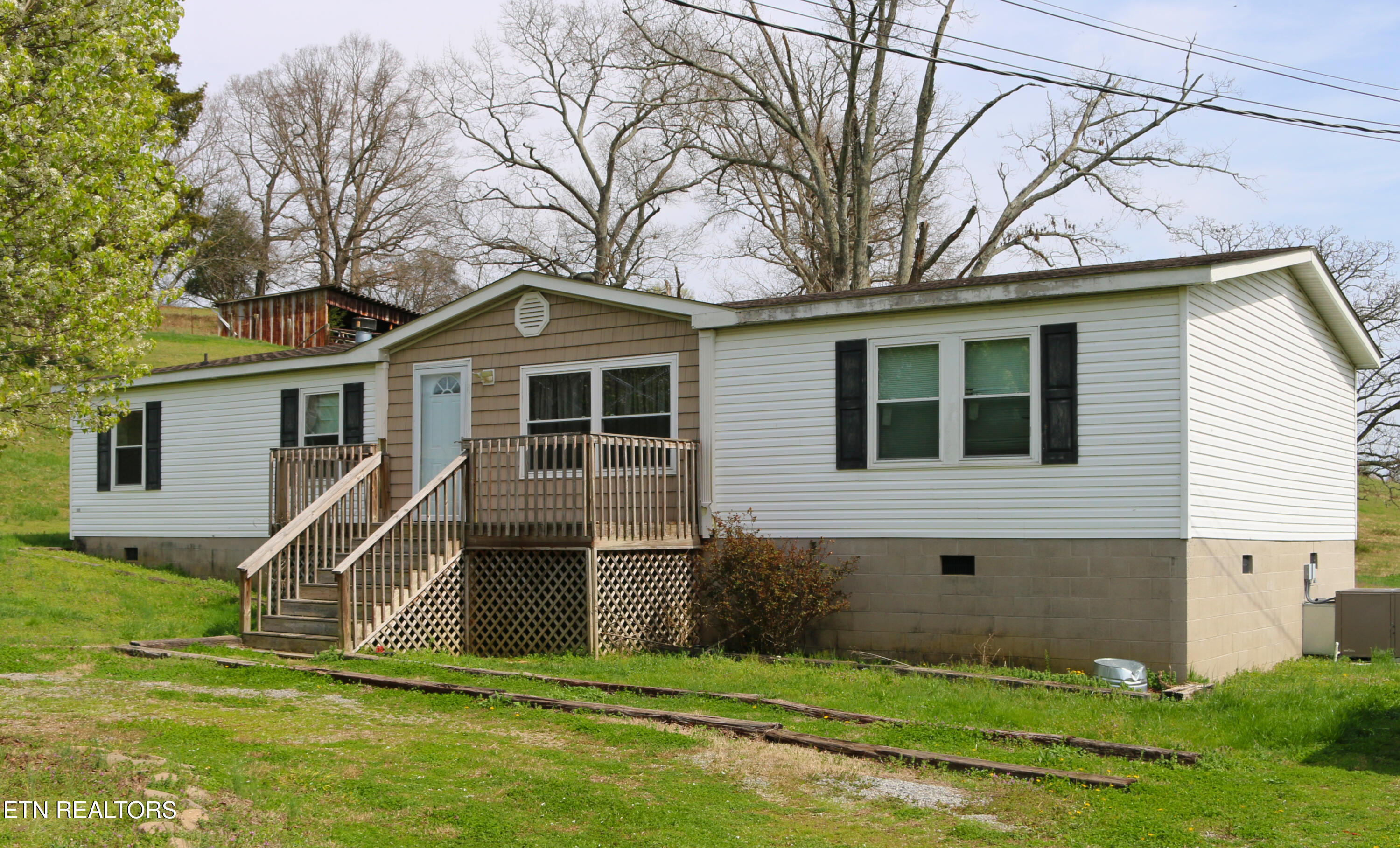 680 Forkner Chapel Road Sweetwater, TN 37874 - Photo 4 of 22 front view from driveway