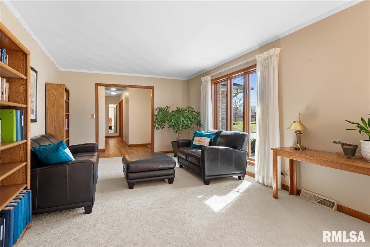 2505 Wydown Avenue Springfield, IL 62704 - Photo 7 of 41