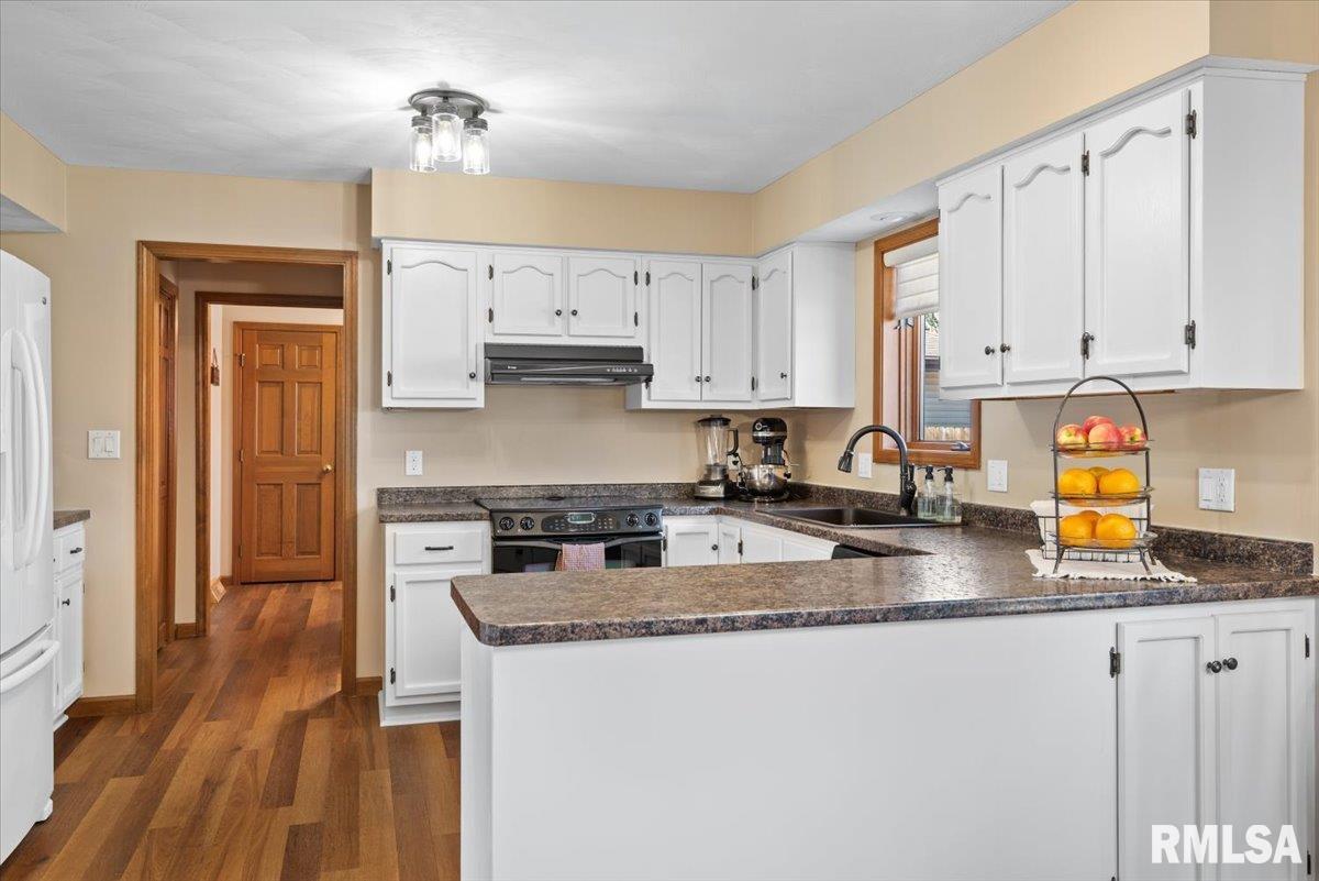 2505 Wydown Avenue Springfield, IL 62704 - Photo 8 of 41