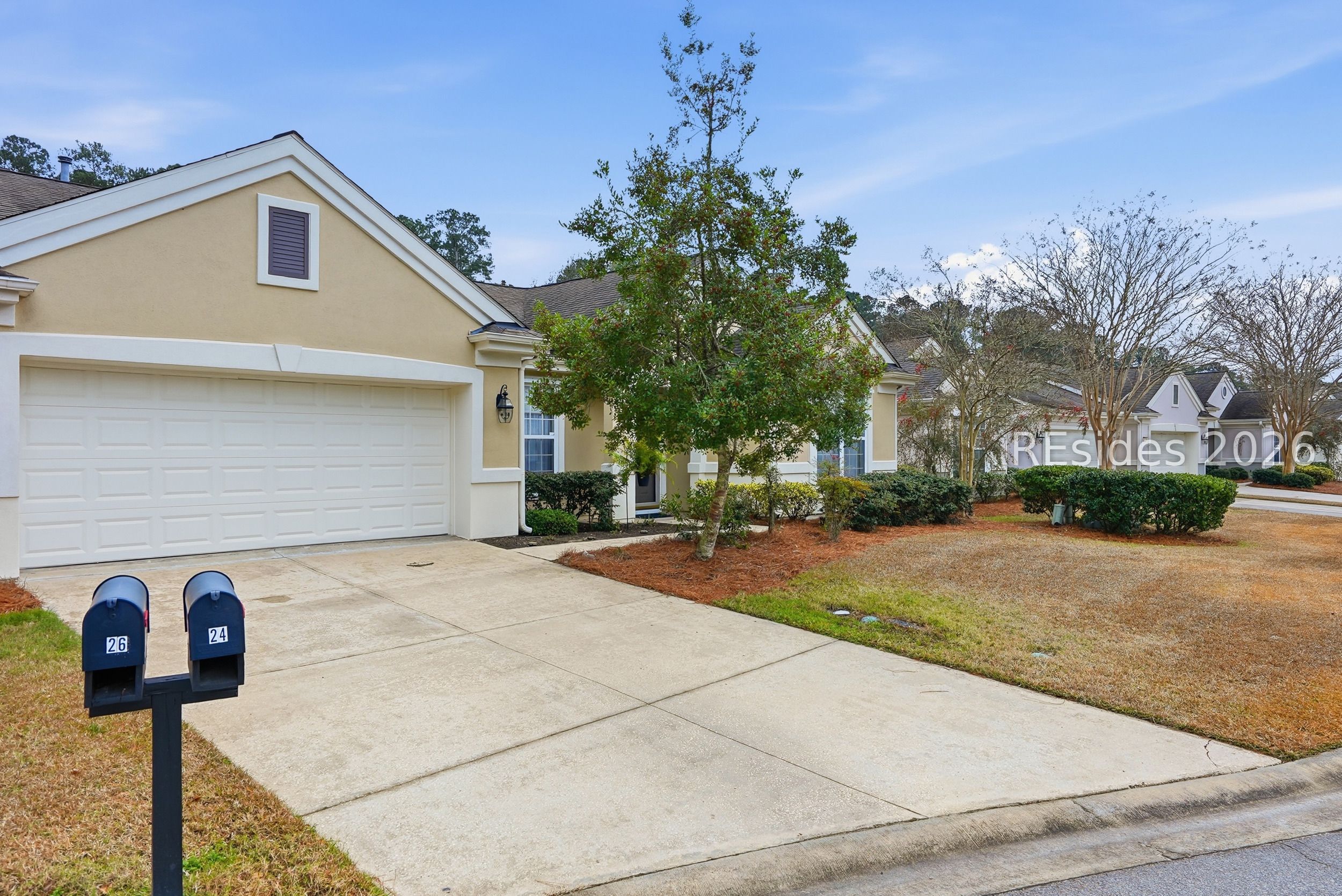 24 Falcon Court Bluffton, SC 29909 - Photo 2 of 34 2 Car garage