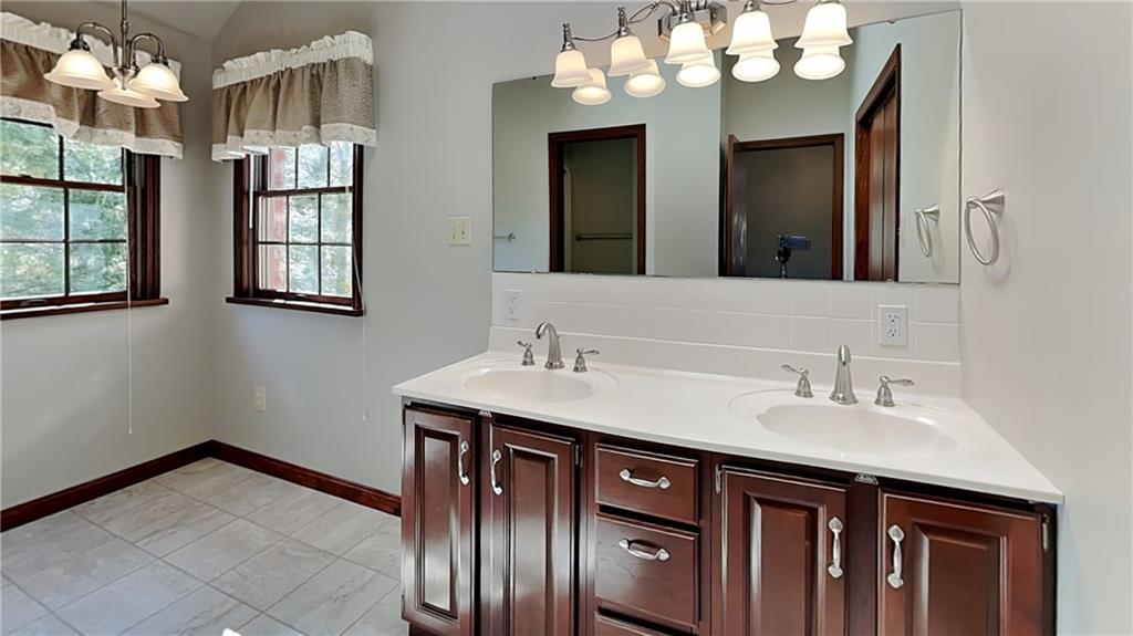 440 Ryndwood Road Pittsburgh, PA 15237 - Photo 14 of 48 Gallery Image 14