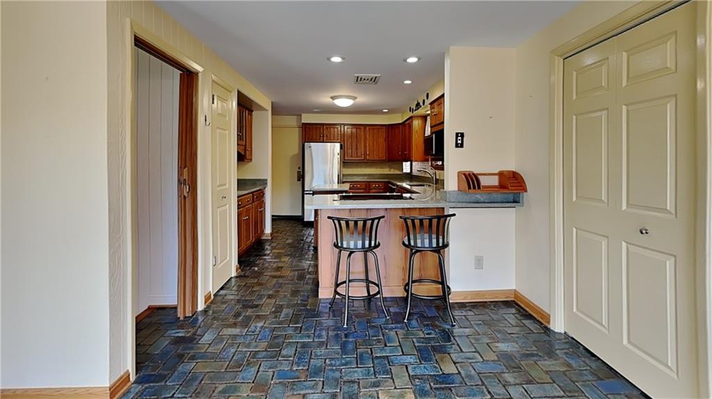 440 Ryndwood Road Pittsburgh, PA 15237 - Photo 10 of 48 Gallery Image 10