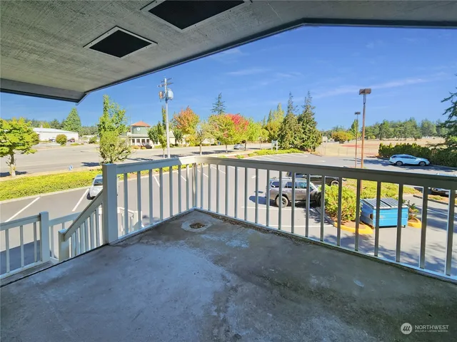 $1,400 | 520 East Whidbey Avenue, Unit 205, Oak Harbor, WA 98277
