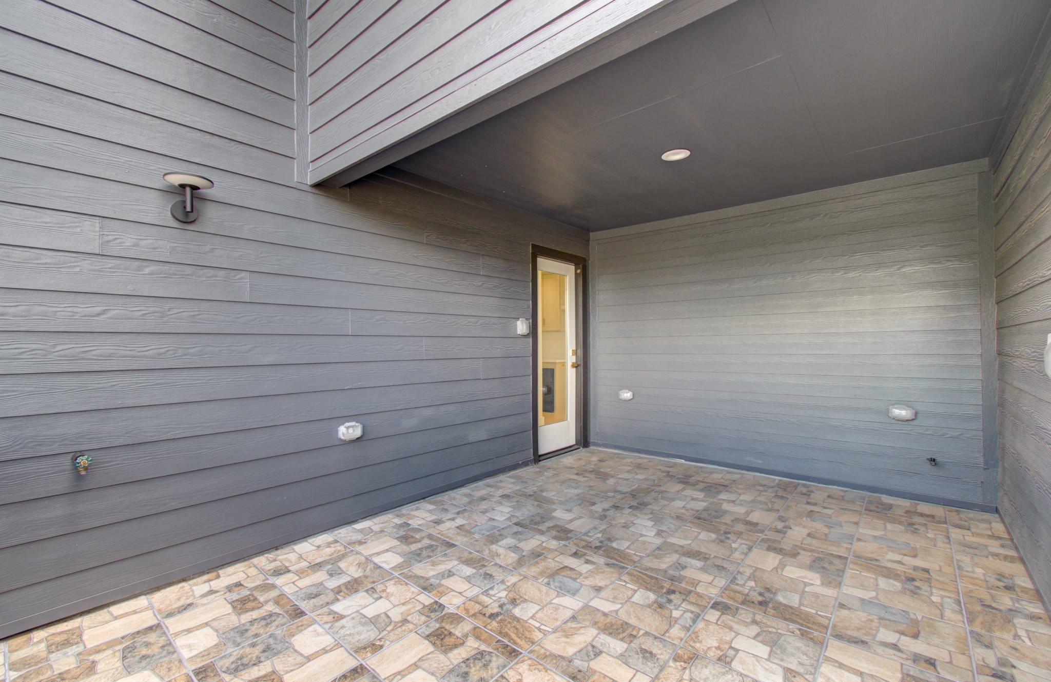3107 Webster Street, Unit B Houston, TX 77004 - Photo 33 of 39 Outdoor Terrance