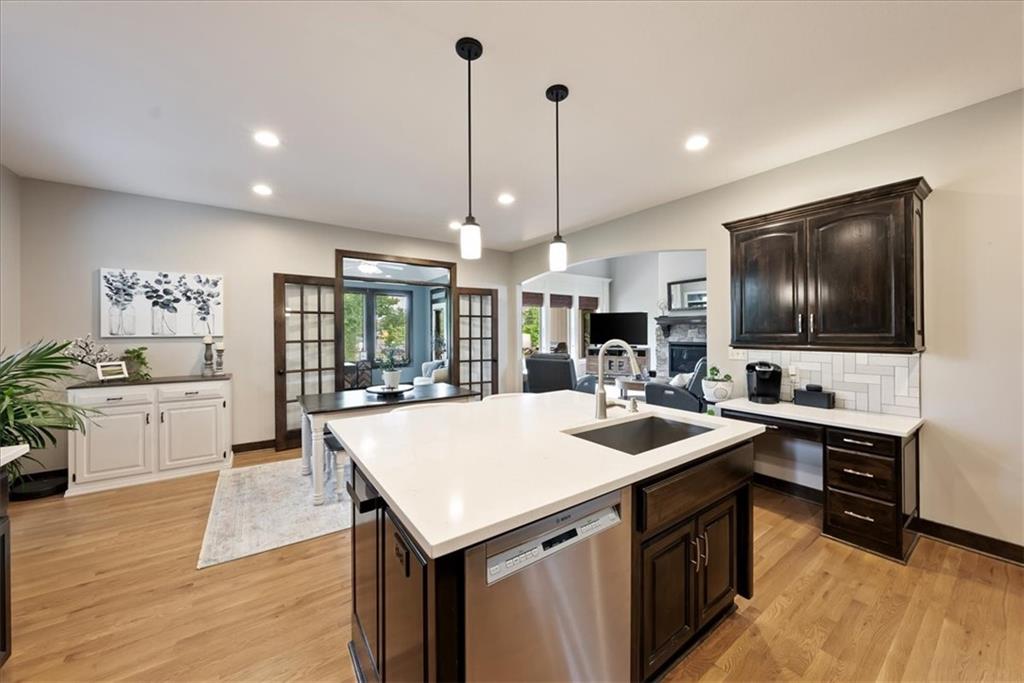 9153 Shady Bend Road Lenexa, KS 66227 - Photo 17 of 46