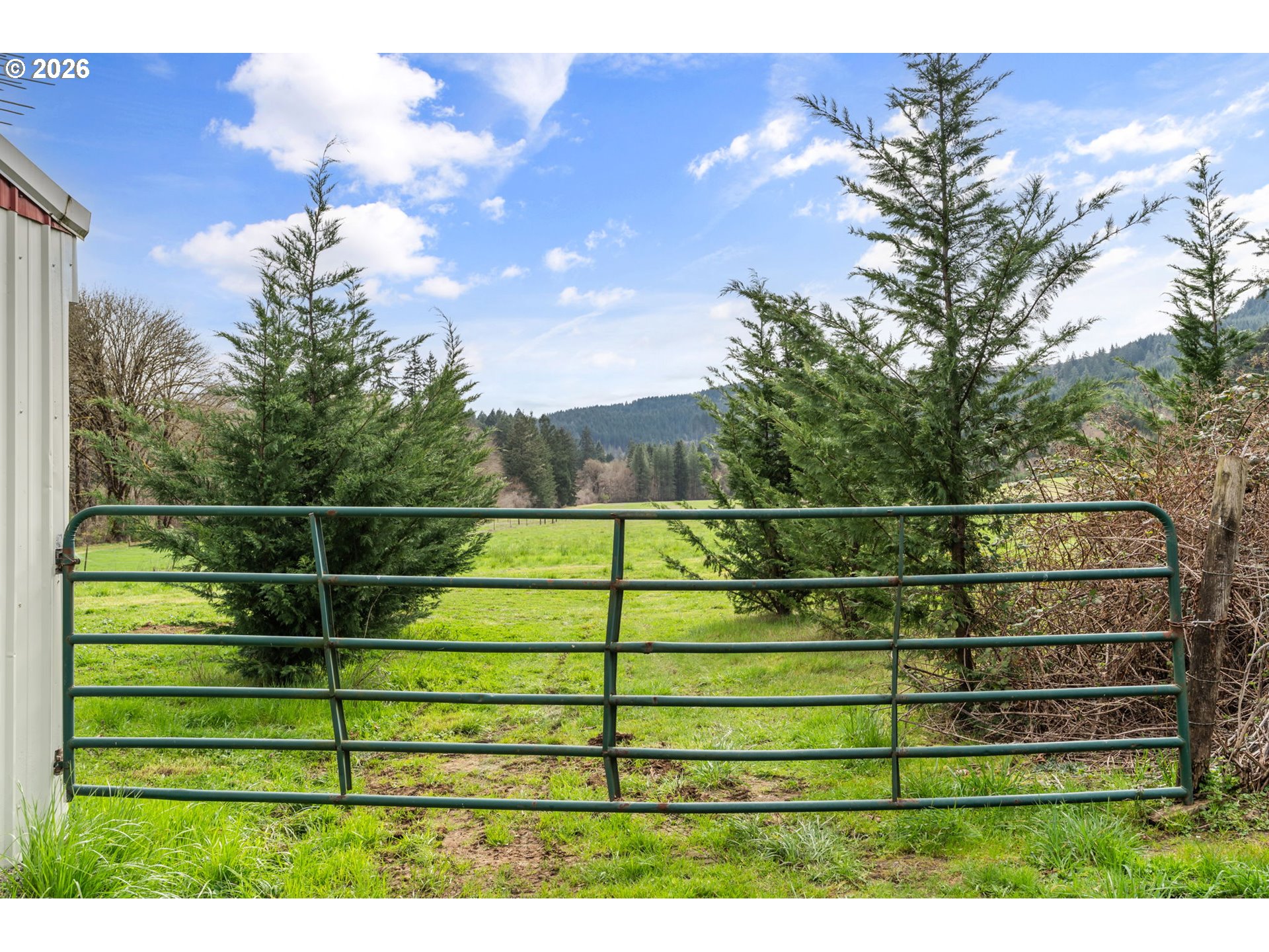 22994 Red Oak Lane Veneta, OR 97487 - Photo 20 of 28 a view of a wooden fence
