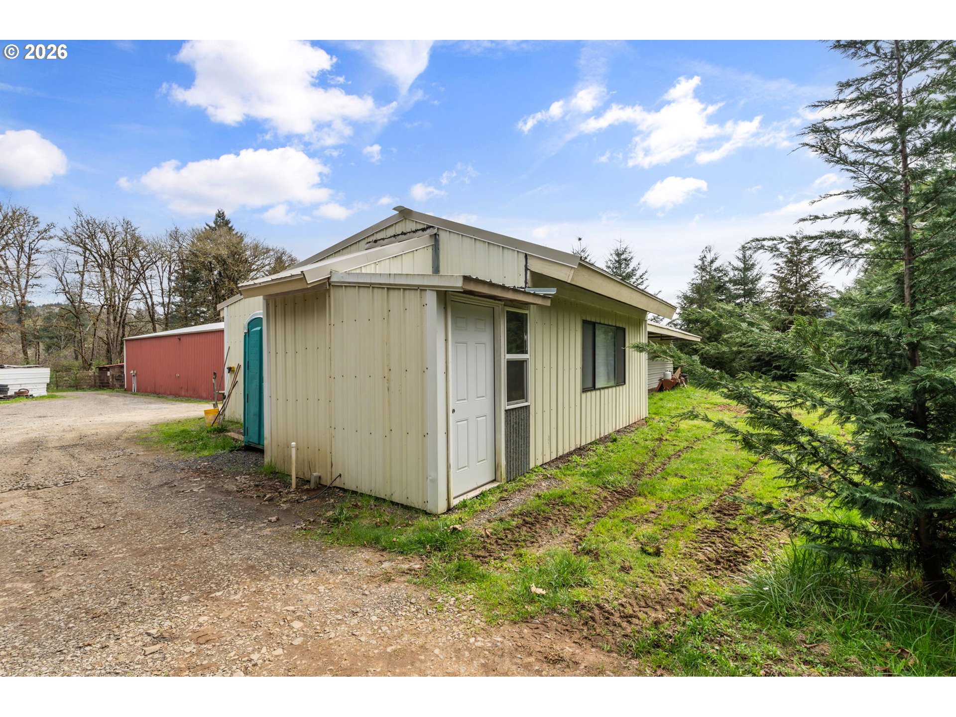 22994 Red Oak Lane Veneta, OR 97487 - Photo 22 of 28 a view of backyard of house