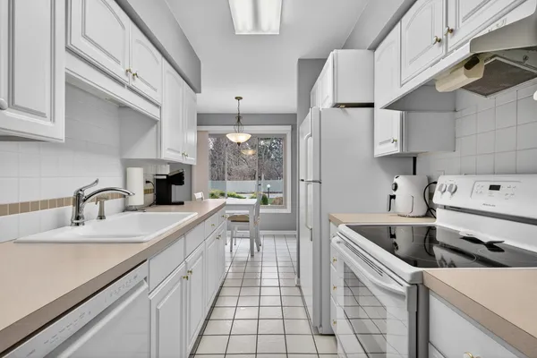 $190,000 | 2786 Walden Woods Boulevard, Jackson, MI 49201